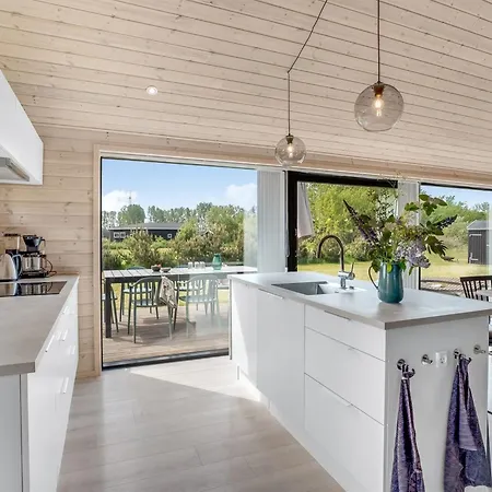 Edite - 900m From The Sea By Interhome Bøtø By