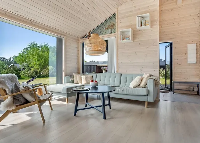 Edite - 900m From The Sea By Interhome 펜션 Bøtø By